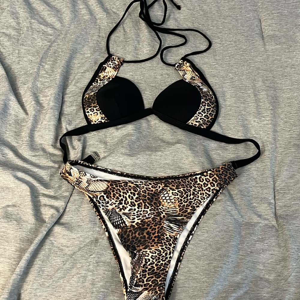 NEW Animal Print bikini set size small
